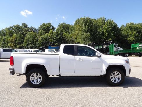 Used 2022 Chevrolet Colorado LT w/ Fleet Safety Package RWD image 9