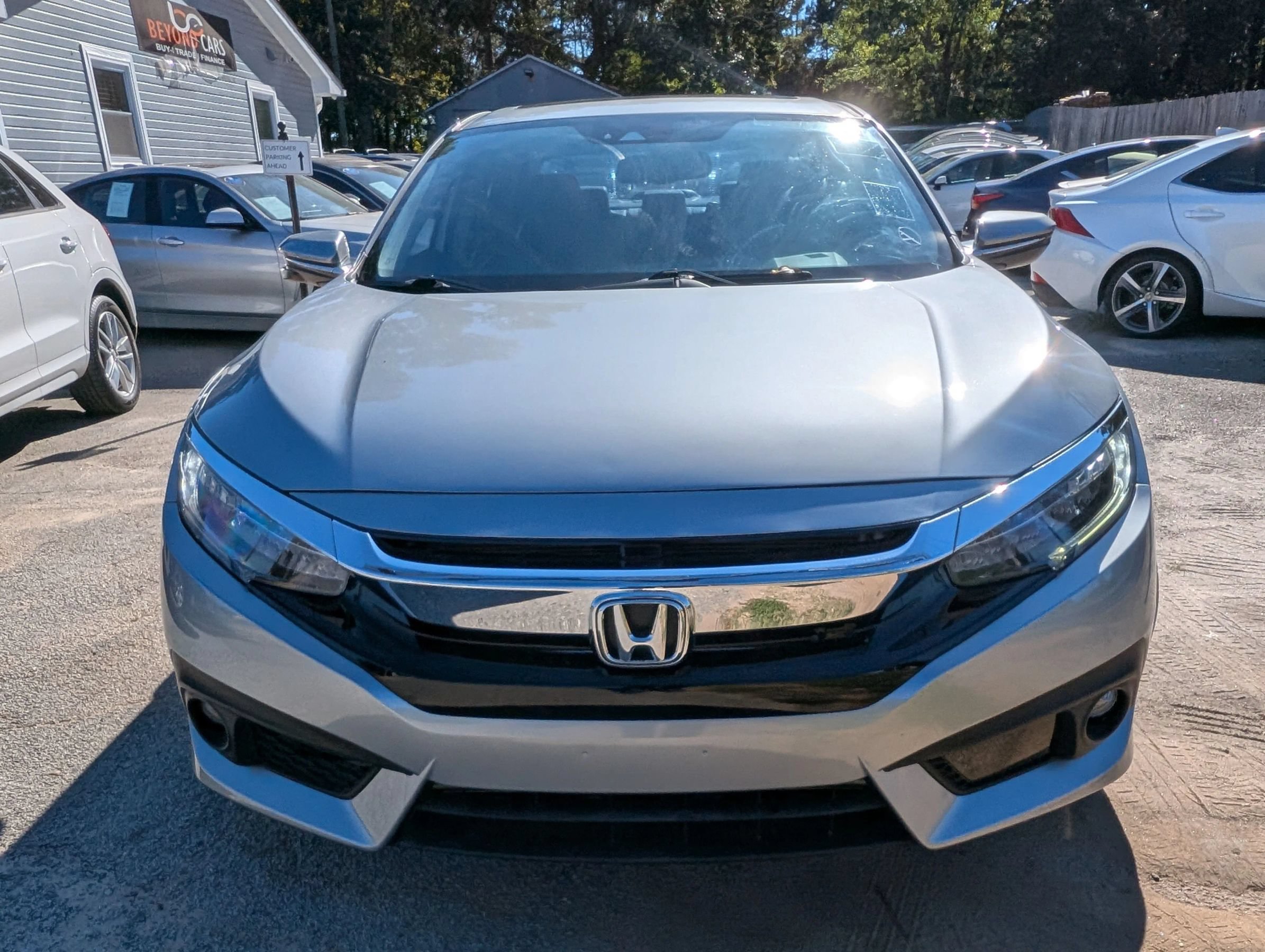 Used 2016 Honda Civic Touring image 2