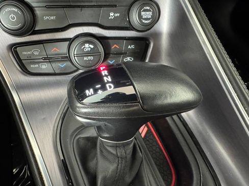 Used 2018 Dodge Challenger SXT RWD image 21