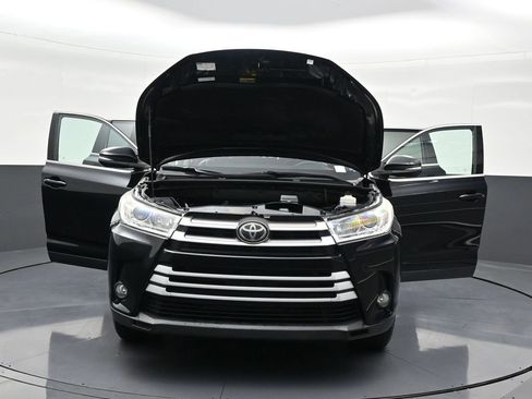 Used 2019 Toyota Highlander XLE image 37