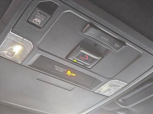 Used 2025 Toyota 4Runner SR5 AWD/4WD image 20