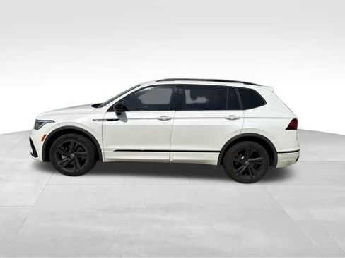 Used 2023 Volkswagen Tiguan SE R-Line FWD image 6