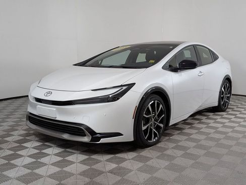 Used 2025 Toyota Prius Plug-In Hybrid w/ Limited Premium Package FWD image 7
