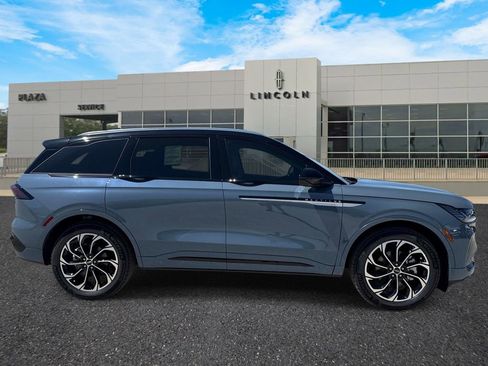 New 2026 Lincoln Nautilus Reserve AWD/4WD image 2