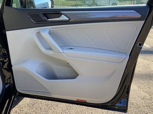 Used 2024 Volkswagen Tiguan SE R-Line image 27