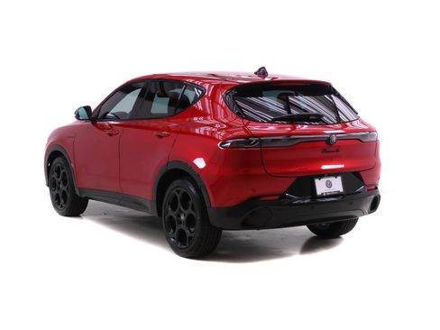 New 2026 Alfa Romeo Tonale w/ Quick Order Package 23H Volce AWD/4WD image 5