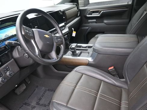 Used 2025 Chevrolet Silverado 1500 High Country w/ High Country Premium Package image 12