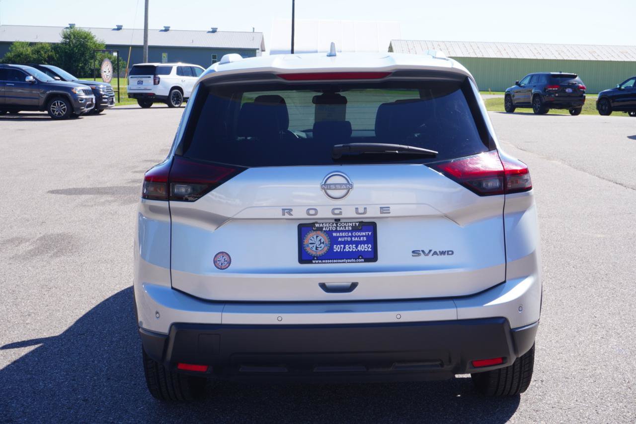 Used 2024 Nissan Rogue SV w/ SV Premium Package AWD/4WD image 4