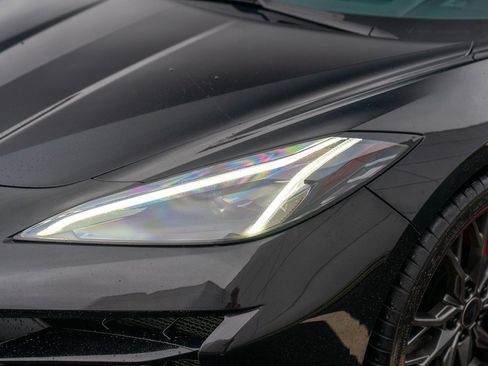 Used 2023 Chevrolet Corvette Stingray Premium Conv w/ Z51 Performance Package image 25