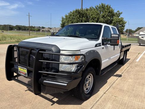 Used 2014 Ford F250 XL w/ Power Equipment Group AWD/4WD image 3