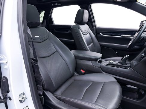 Used 2025 Cadillac XT5 Premium Luxury image 38