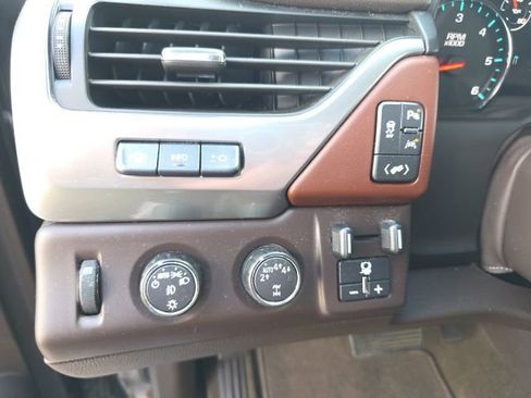 Used 2018 Chevrolet Tahoe Premier image 17