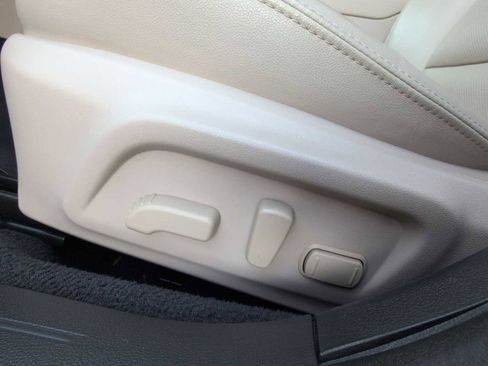 Used 2017 Subaru Outback 3.6R Limited image 18