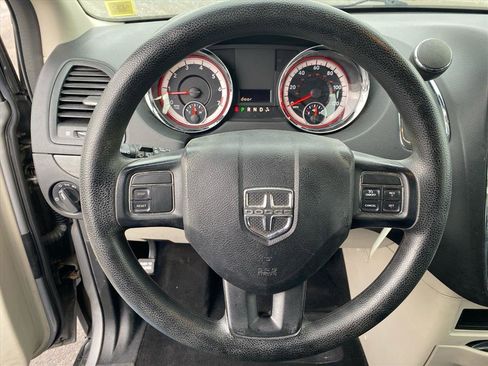 Used 2014 Dodge Grand Caravan American Value Package image 10