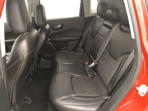 Used 2018 Jeep Compass Latitude w/ Popular Equipment Group FWD image 18