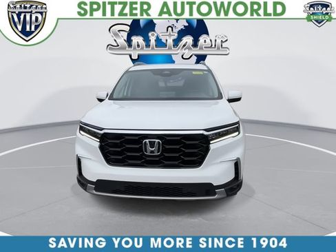 Used 2025 Honda Pilot Touring image 3