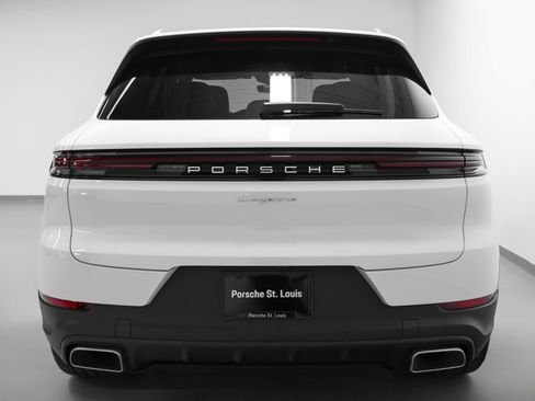 Certified 2026 Porsche Cayenne AWD/4WD image 11