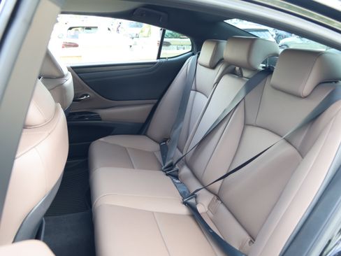 Used 2023 Lexus ES 350 w/ Premium Package FWD image 34