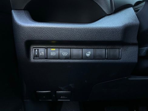 Used 2025 Toyota RAV4 XLE image 22