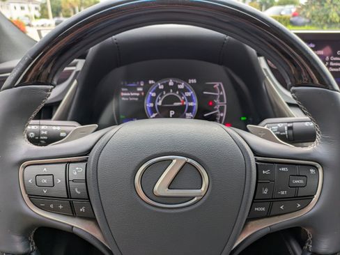 Used 2019 Lexus ES 350 w/ Accessory Package 2 FWD image 27