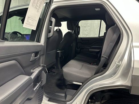 Used 2025 Toyota 4Runner SR5 AWD/4WD image 40