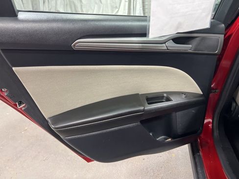 Used 2020 Ford Fusion S image 16