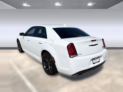 Used 2021 Chrysler 300 S image 3