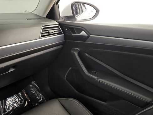 Used 2022 Volkswagen Jetta SE w/ Panoramic Sunroof Package FWD image 23