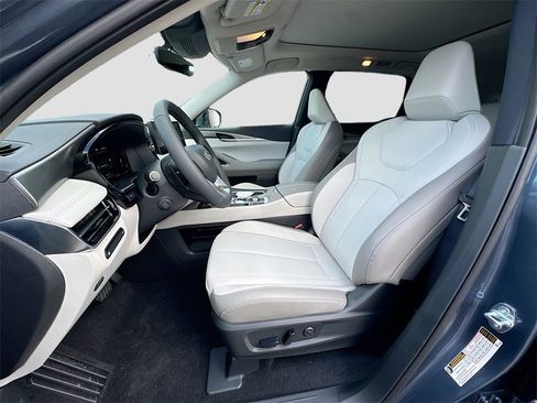 Used 2026 INFINITI QX60 Luxe w/ Cargo Package image 23