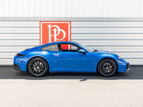 Used 2025 Porsche 911 Carrera RWD image 38