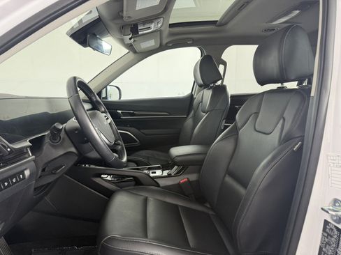 Used 2025 Kia Telluride S FWD image 17