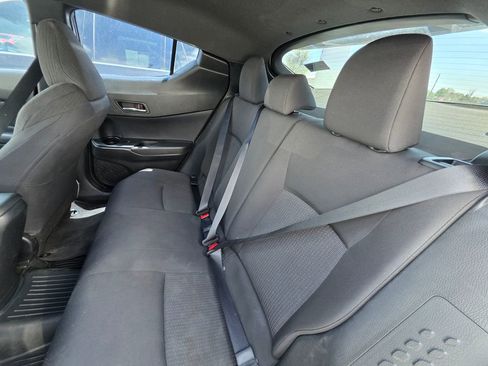 Used 2018 Toyota C-HR XLE FWD image 10