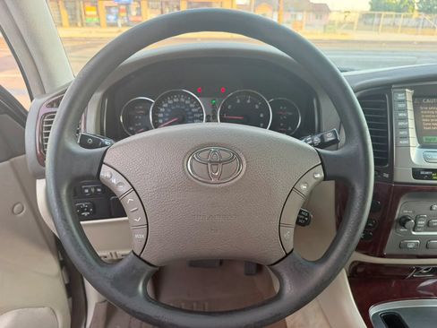 Used 2004 Toyota Land Cruiser w/ Convenience Pkg AWD/4WD image 22