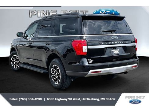 Used 2024 Ford Expedition XLT image 2