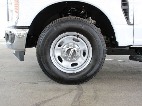 Used 2024 Ford F250 XL w/ XL Chrome Package RWD image 35