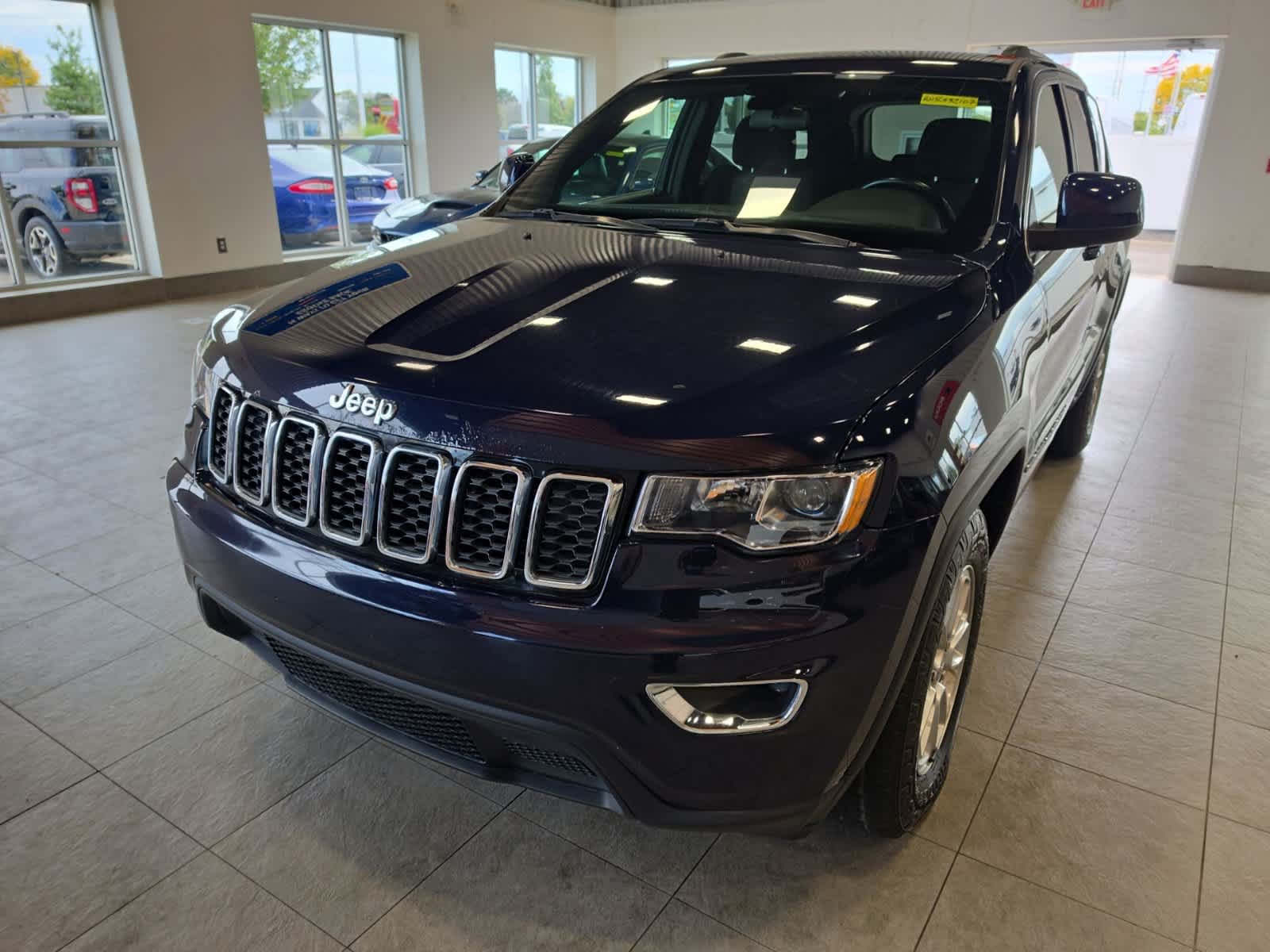 Used 2018 Jeep Grand Cherokee Laredo AWD/4WD image 1