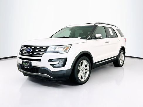 Used 2017 Ford Explorer Limited w/ Equipment Group 301A AWD/4WD image 3