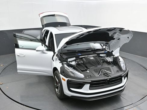 New 2026 Porsche Macan S image 61