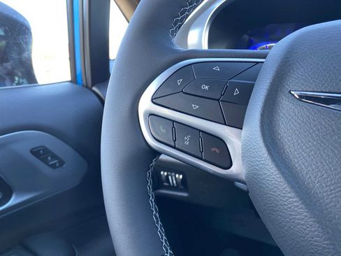 New 2026 Chrysler Pacifica Limited image 31