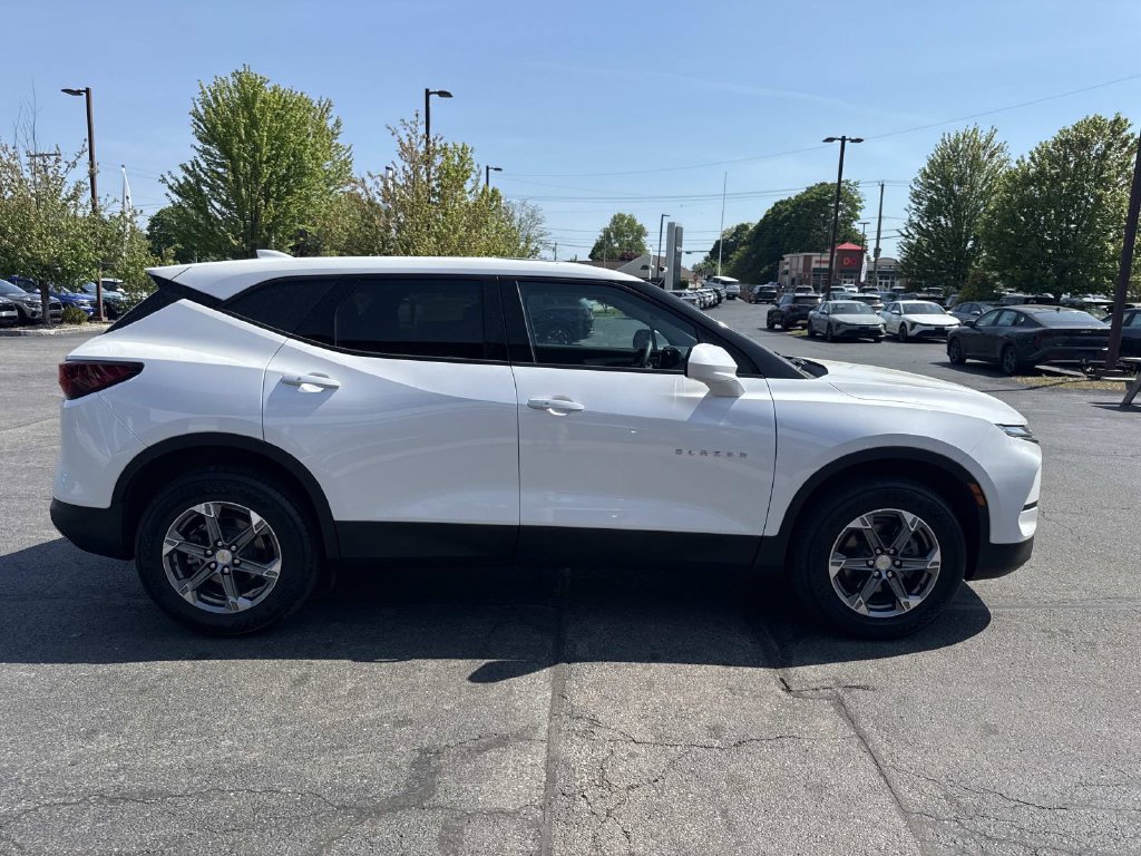 Used 2023 Chevrolet Blazer LT AWD/4WD image 8