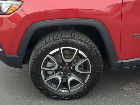 Used 2025 Jeep Compass Trailhawk AWD/4WD image 13