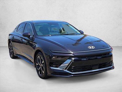 Used 2025 Hyundai Sonata SEL FWD image 3