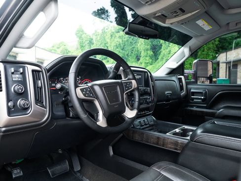 Used 2015 GMC Sierra 2500 Denali w/ Duramax Plus Package AWD/4WD image 20