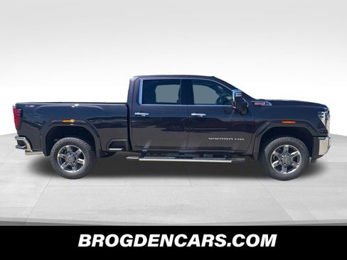 New 2026 GMC Sierra 2500 SLT AWD/4WD image 2