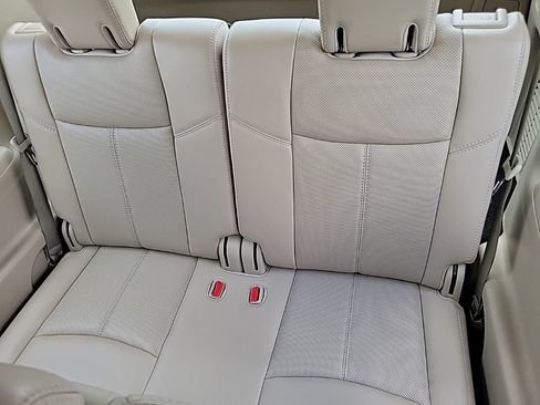 Used 2018 Nissan Pathfinder Platinum AWD/4WD image 19