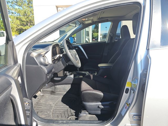 Used 2015 Toyota RAV4 XLE FWD image 9