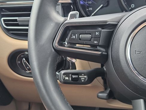 Certified 2025 Porsche Macan image 26