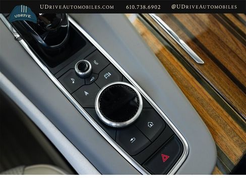Used 2022 Cadillac Escalade ESV Premium Luxury Platinum AWD/4WD image 43