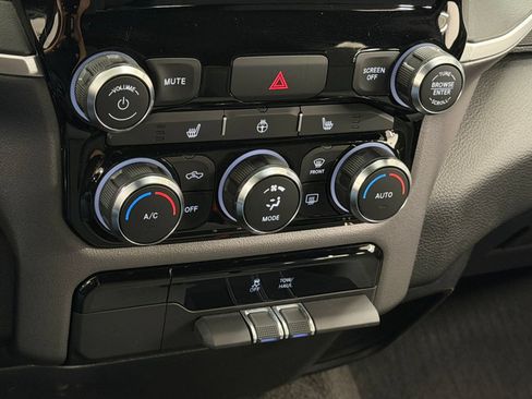 Used 2023 RAM 1500 Big Horn AWD/4WD image 16