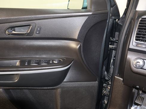 Used 2012 GMC Acadia SLT image 30